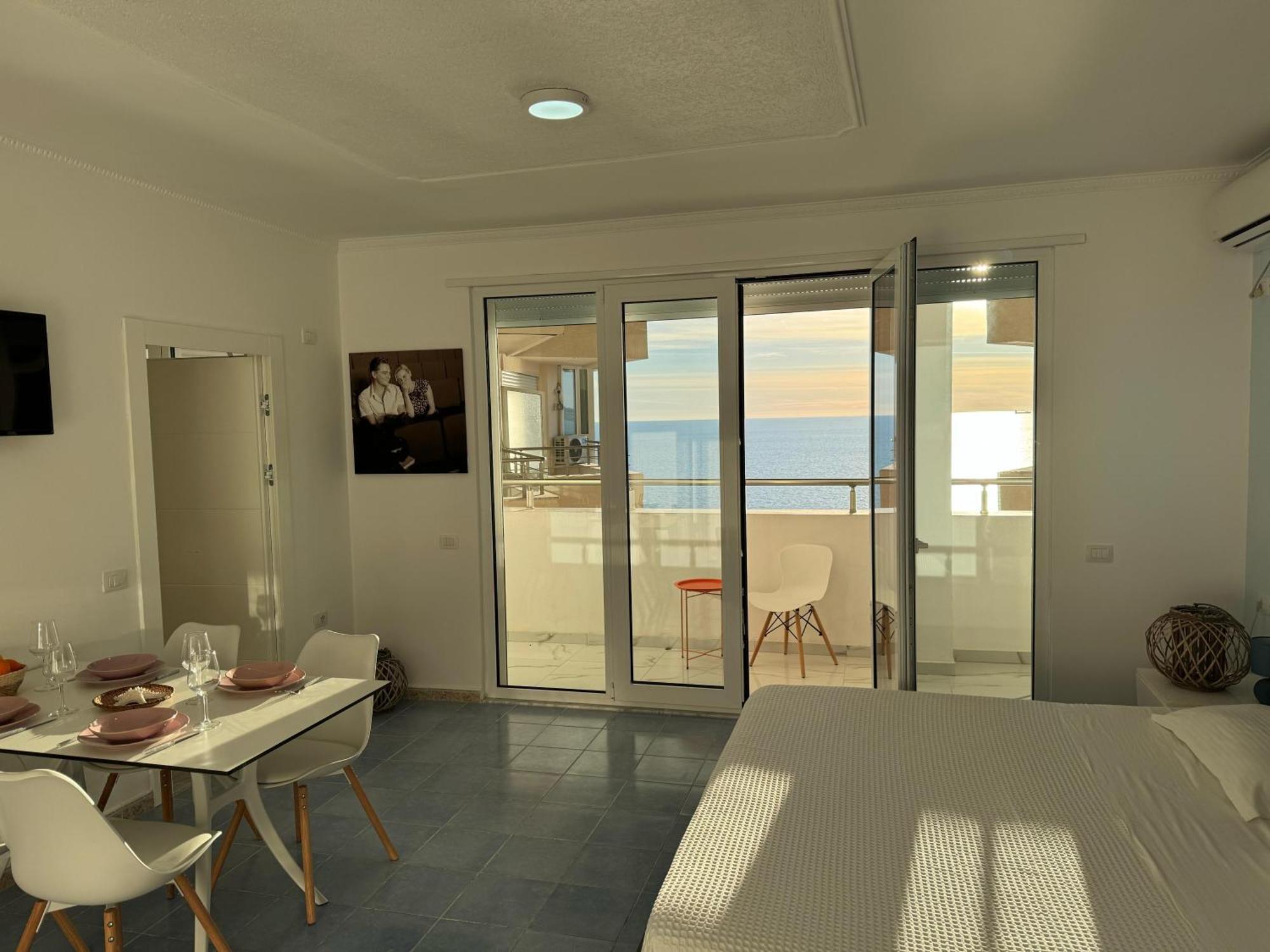 Beachfront Marilyn Дуррес Экстерьер фото